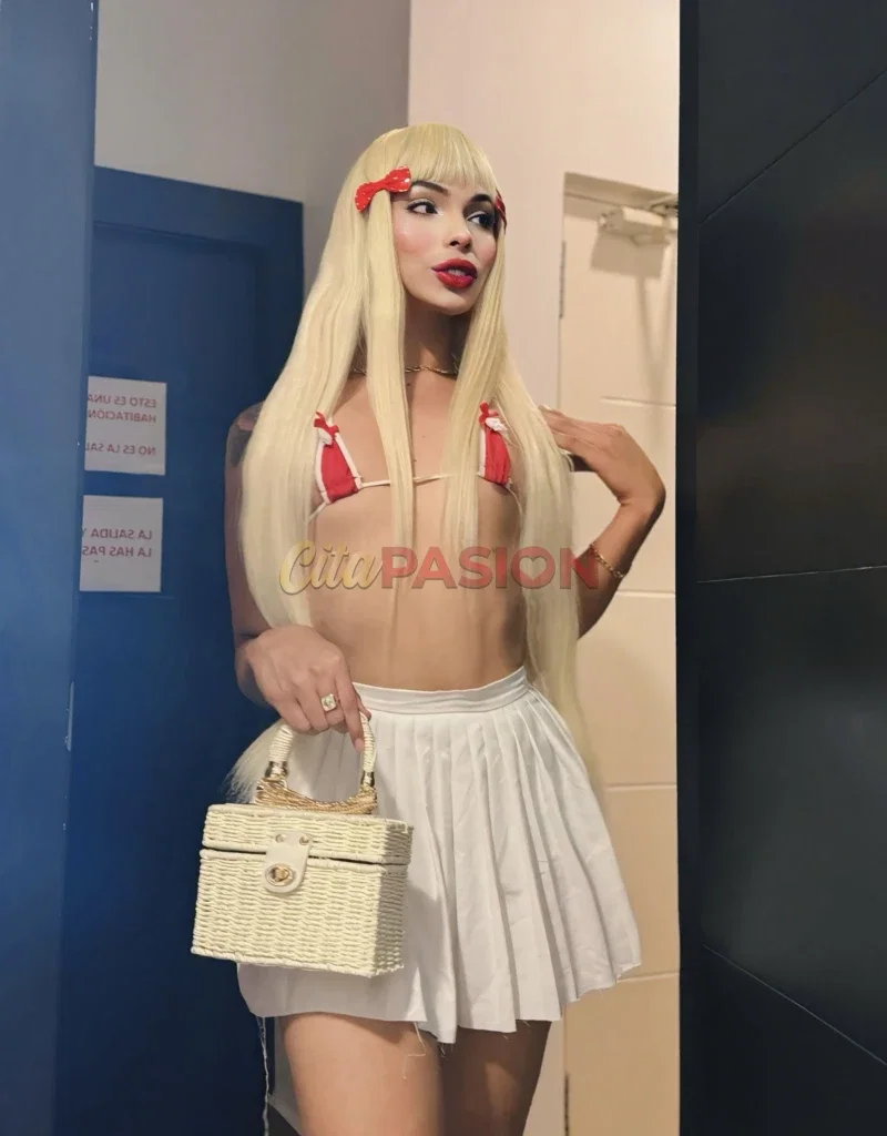 Miniatura 4 de Travesti en Madrid capital. Jovencita rubia muy guapa, por unos dias en Madrid.