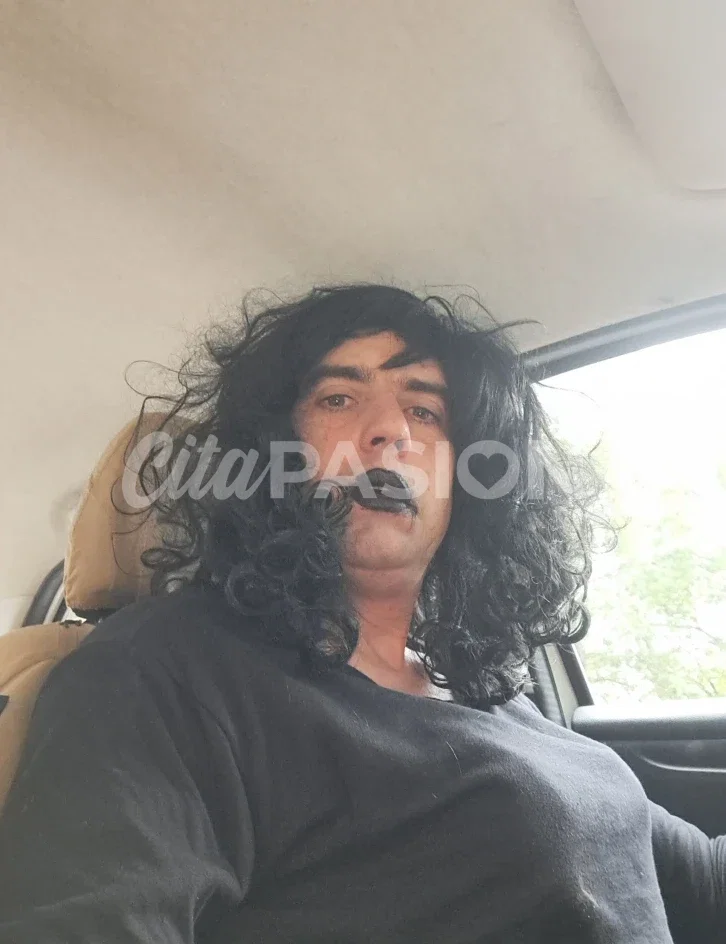Travesti en Oviedo. Para acompañamiento y masajes.