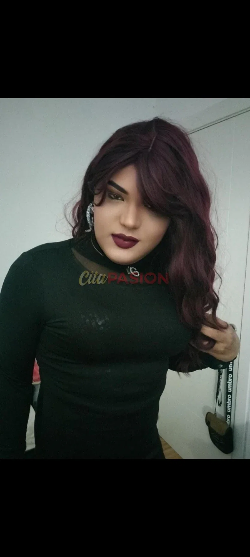 Travesti en Ciempozuelos. CD travesti de alto standing, atractiva y dominante.