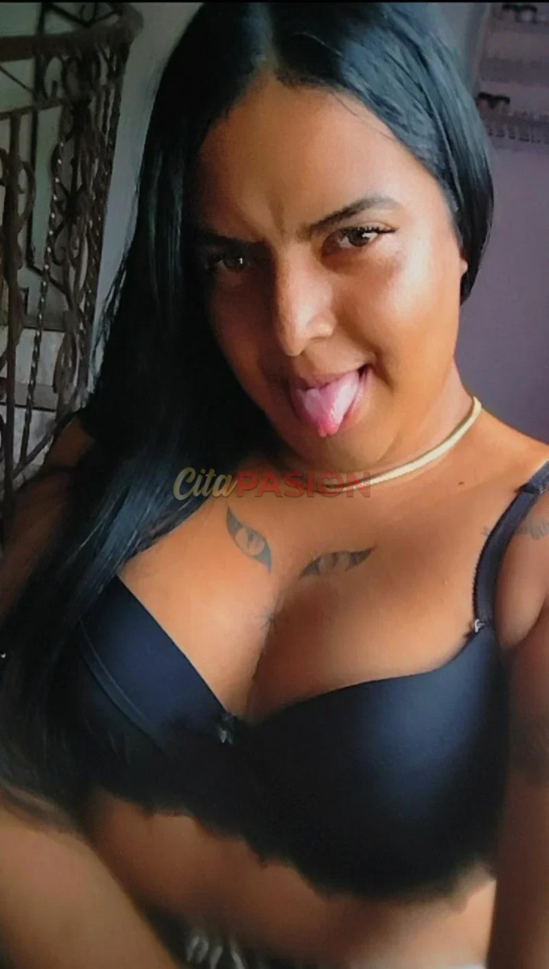 Miniatura 3 de Travesti en Alzira. Travesti muy femenina y alegre, recien llegada a Alzira.