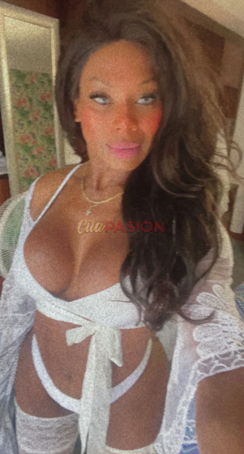 Miniatura 3 de Travesti en San Sebastián. Mulata cariñosa, ideal para vivir momentos muy agradables.