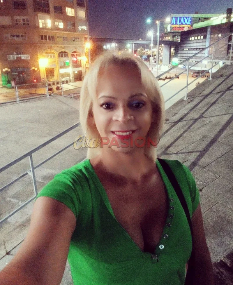 Travesti en Vilagarcía de Arousa. Trans brasileña muy atenta, cariñosa y con una figura espectacular.