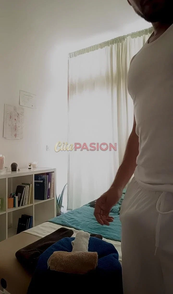 Miniatura 7 de Gay en Las Palmas. Soy masajista y acompañante colombiano, siempre muy atento.
