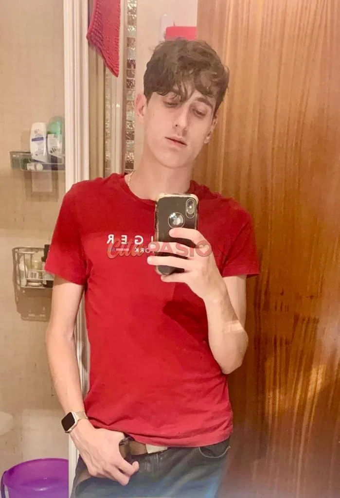 Miniatura 3 de Gay en Madrid capital. Chico joven español con gran atractivo.