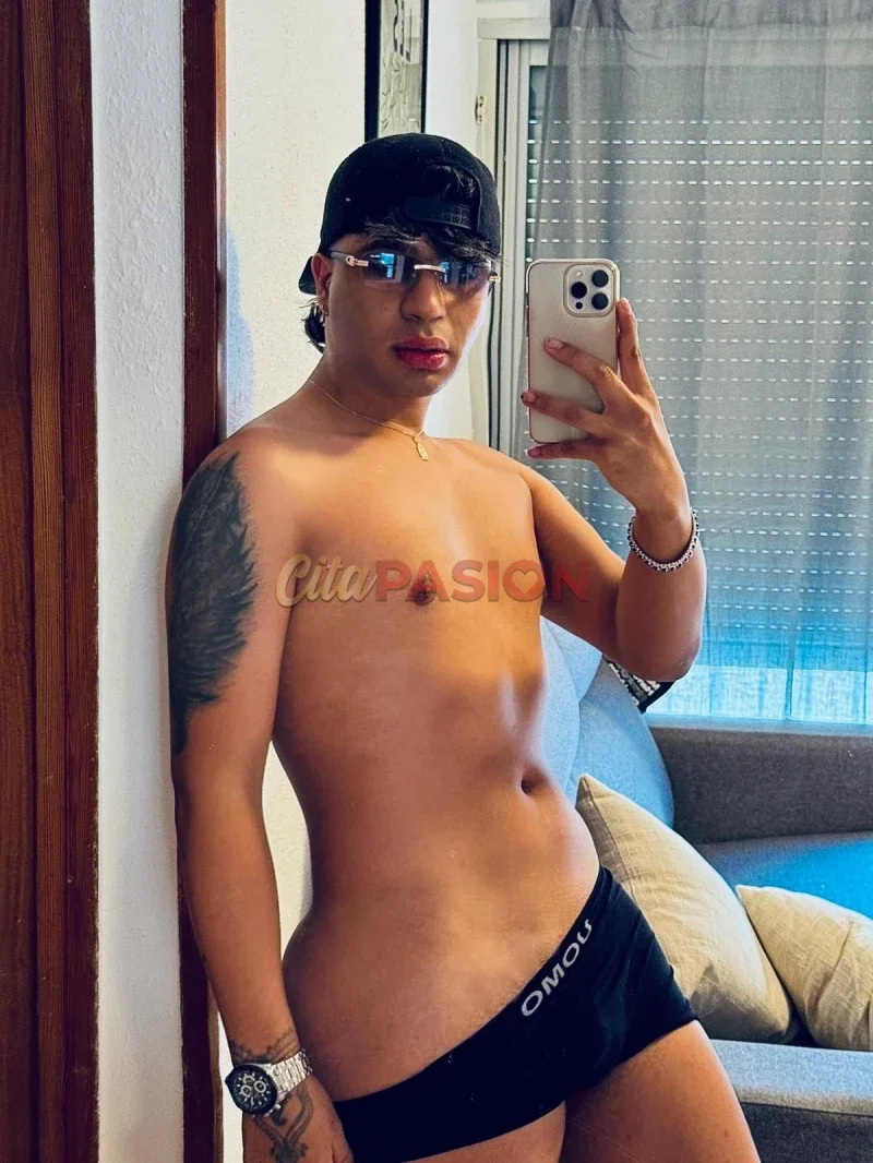 Gay en Palma de Mallorca. Latino activo y pasivo, auténtica compañía VIP.