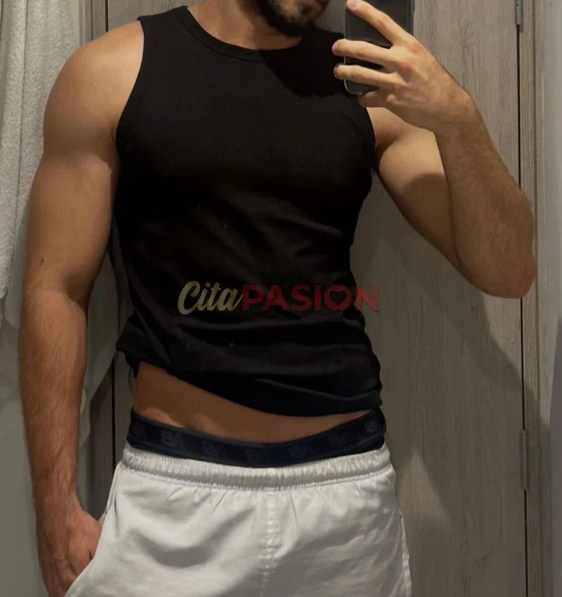 Gay en Madrid capital. Masajista profesional argentino.