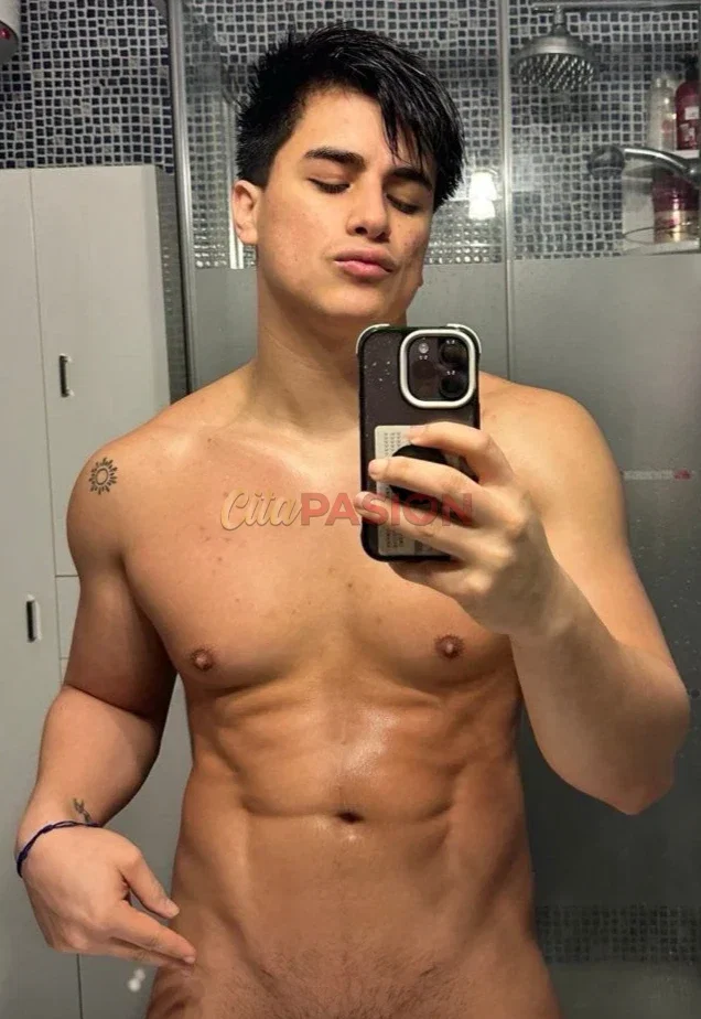 Gay en Madrid capital. Experiencia de ensueño con el chico que cautiva.