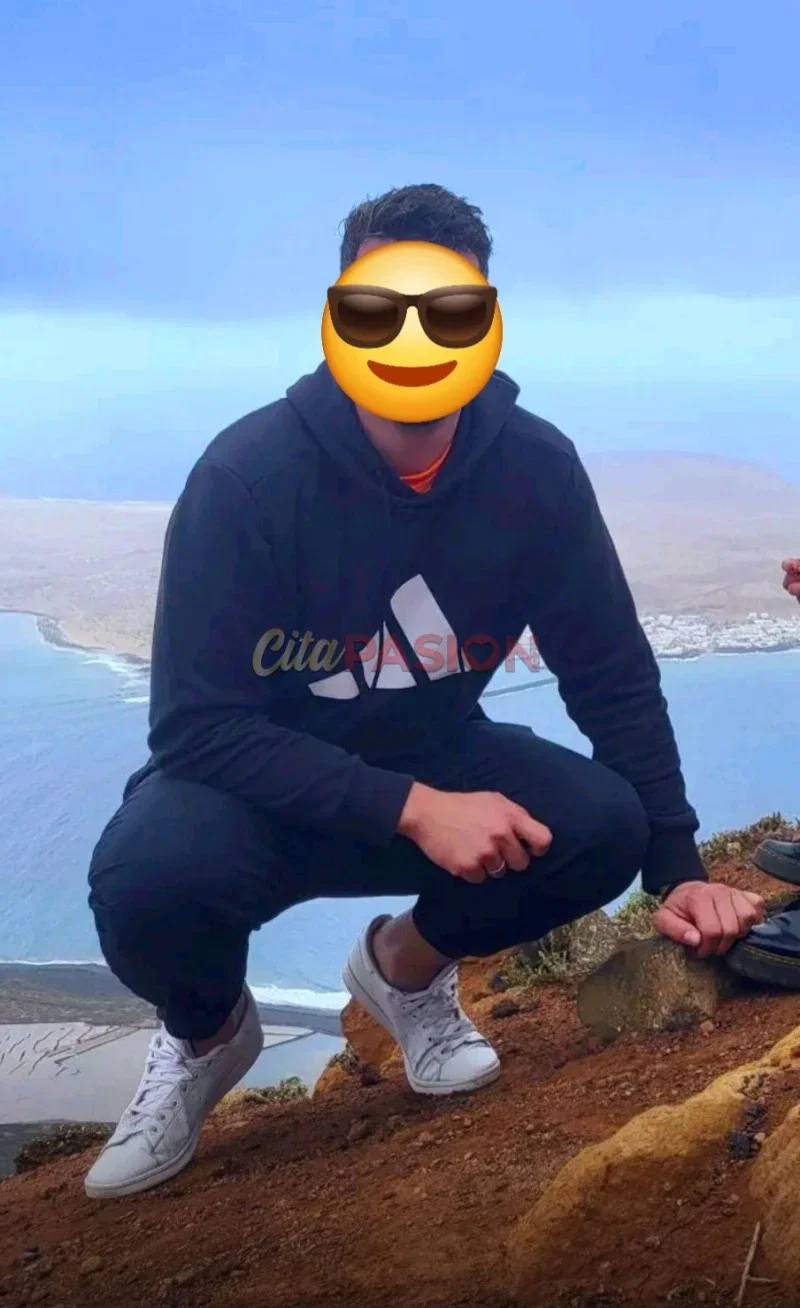 Miniatura 3 de Gay en Alicante capital. Masajista alto, morenazo y discreto. ¿Te apetece conocerme?