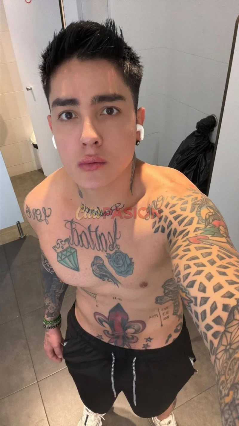 Miniatura 5 de Gay en Palma de Mallorca. Chico colombiano tatuado. Momentos increibles.