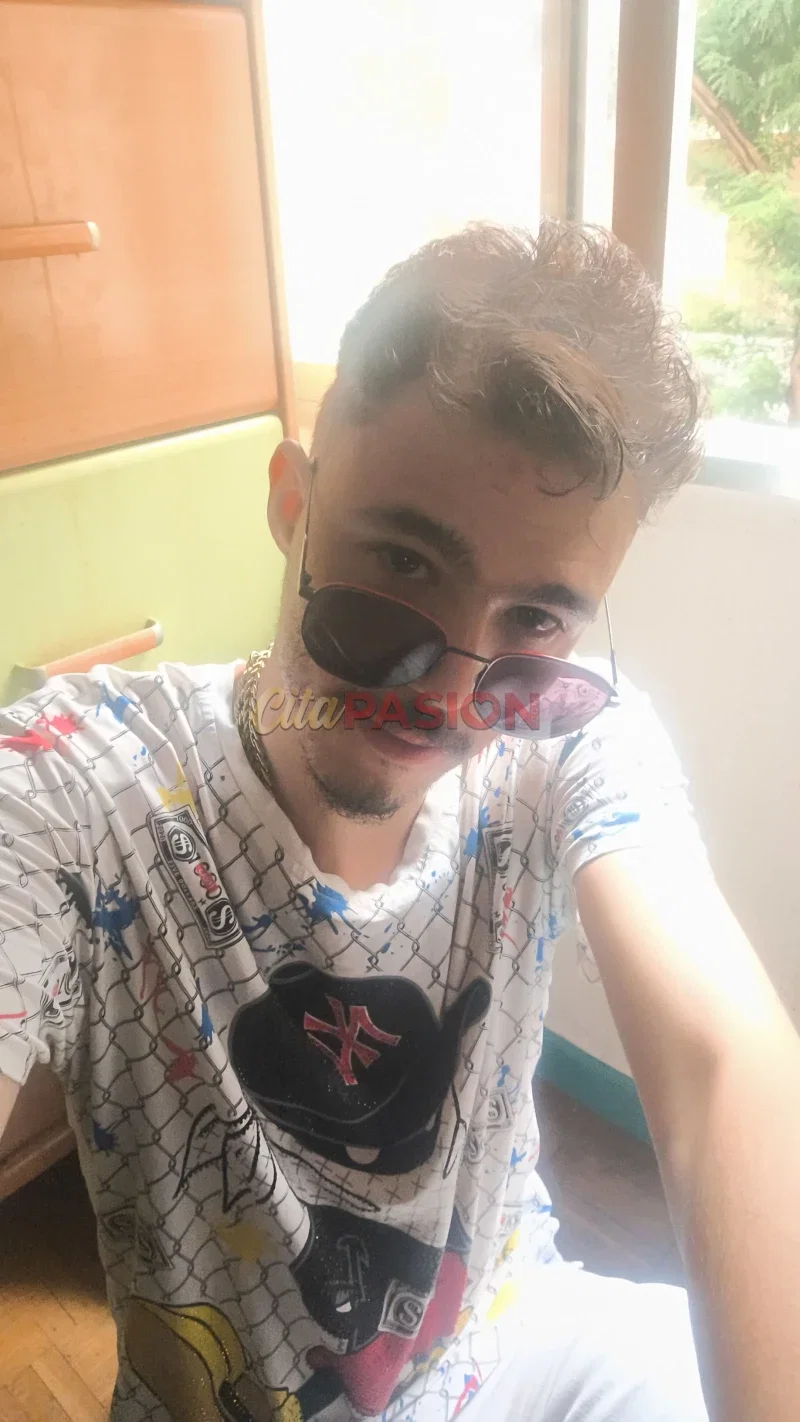 Miniatura 6 de Gay en Madrid capital. Diablito o angelito, elige tu opcion perfecta.