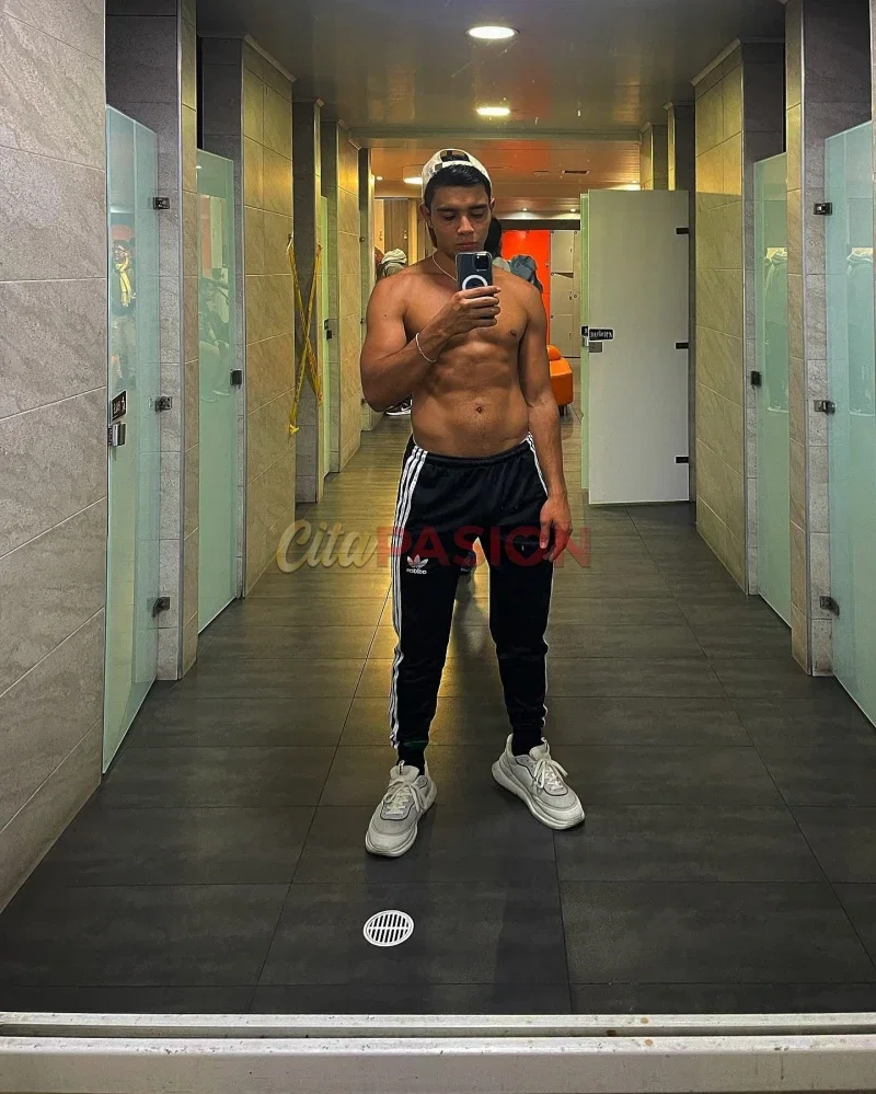 Miniatura 6 de Gay en Vigo. Paisa colombiano con apartamento privado.