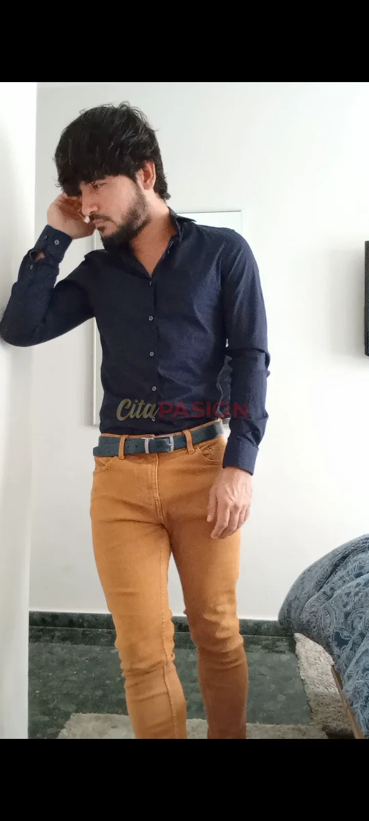 Gay en Alicante capital. Aprecio a quienes disfrutan salir y viajar en cualquier momento.
