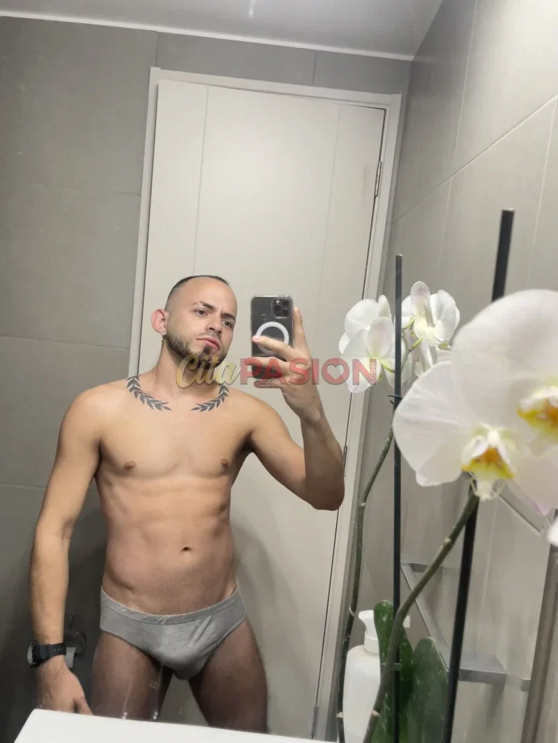 Miniatura 5 de Gay en Madrid capital. El mejor plan de compañía para ti.