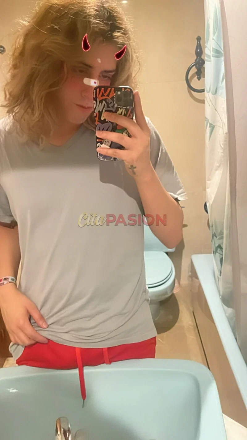 Miniatura 3 de Gay en Parla. Recién llegado, joven y atento.