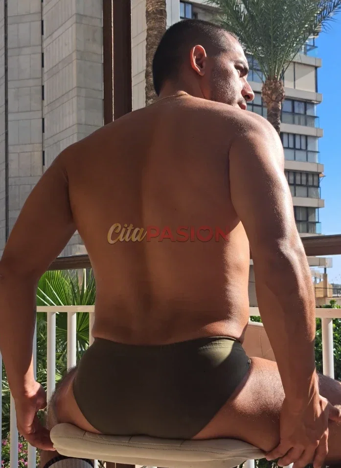 Miniatura 7 de Gay en Benidorm. Apasionado colombiano versátil, siempre preparado. ¡Ven a conocerme!