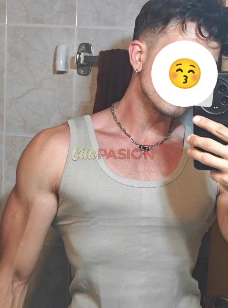Miniatura 3 de Gay en Madrid capital. Acompañante hetero, ideal para hombres y parejas.