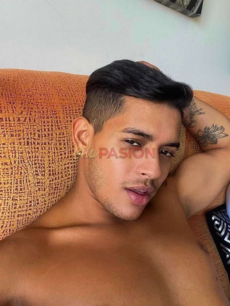 Miniatura 2 de Gay en Madrid capital. Joven colombiano, espontaneo y travieso.