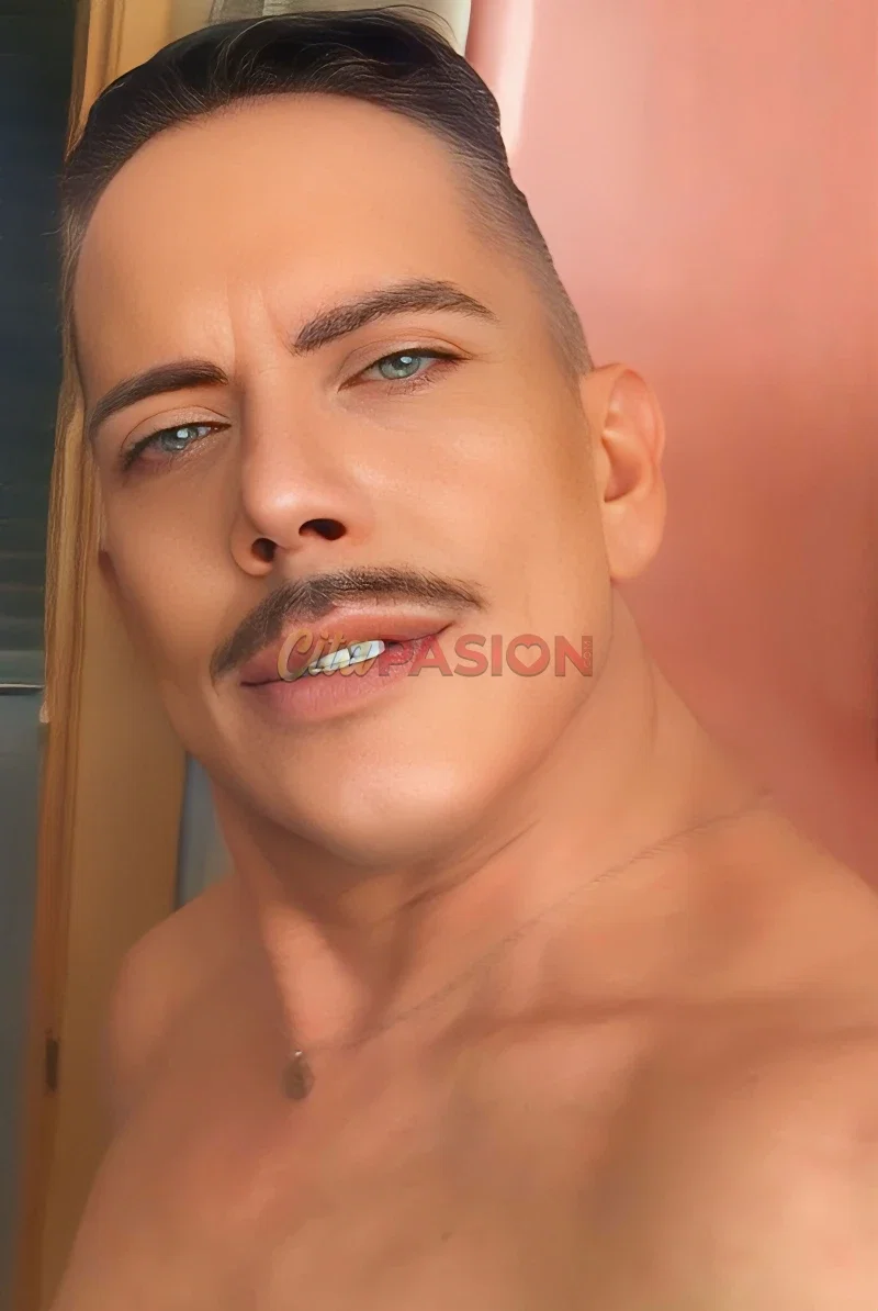 Gay en Madrid capital. Masajista pasivo, discreto y muy apasionado.