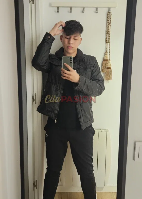 Miniatura 4 de Gay en Barcelona capital. Chico latino recien llegado a Barcelona y deseando conocerte.