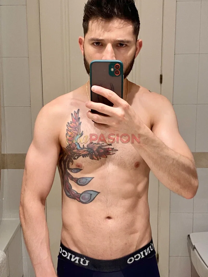 Gay en Madrid capital. Masajista latino muy atento y educado en Madrid.