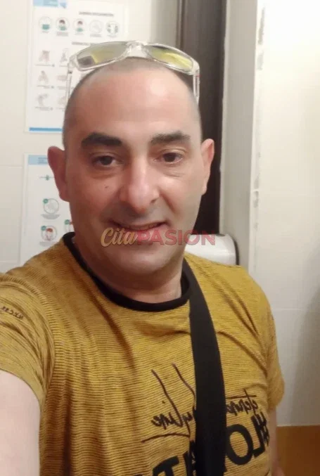 Gay en Cartagena. Busco un caballero para lo que surja. ¿Quién se apunta?