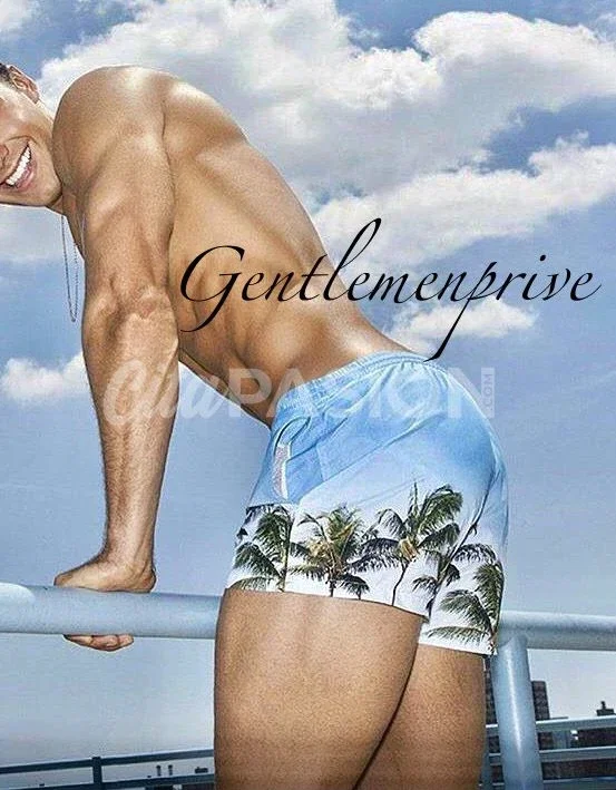 Boy en Marbella. Soy un joven caballero atractivo que acompaña a mujeres.