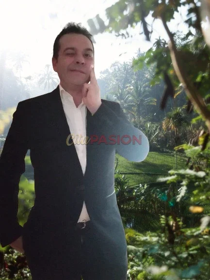 Miniatura 2 de Boy en Valdepeñas. Acompañante masculino, elegante y seductor para mujeres.