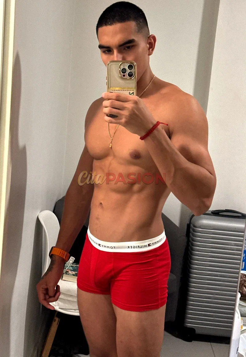 Miniatura 6 de Boy en Barcelona capital. Modelo auténtico y real en Barcelona, listo para sorprender.