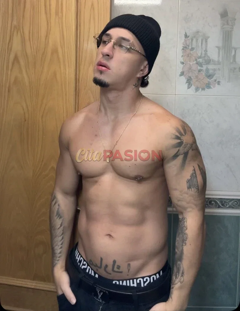 Top perfiles destacados de Boys con ojos miel en Madrid