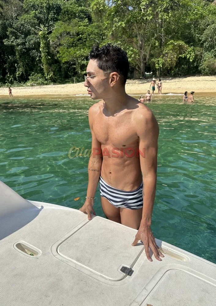 Boy en Barcelona capital. Brasileño recién llegado a Barcelona.