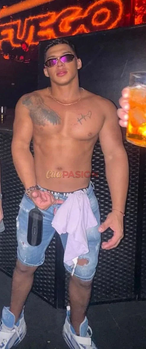 Miniatura 2 de Boy en Madrid capital. Colombiano atlético, serio, inteligente y respetuoso de visita.