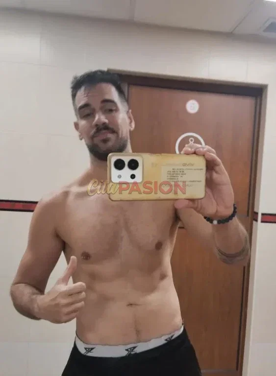 Boy en Granada capital. ¡Novedad! Masajista masculino en Granada dispuesto a cumplir tus sueños.