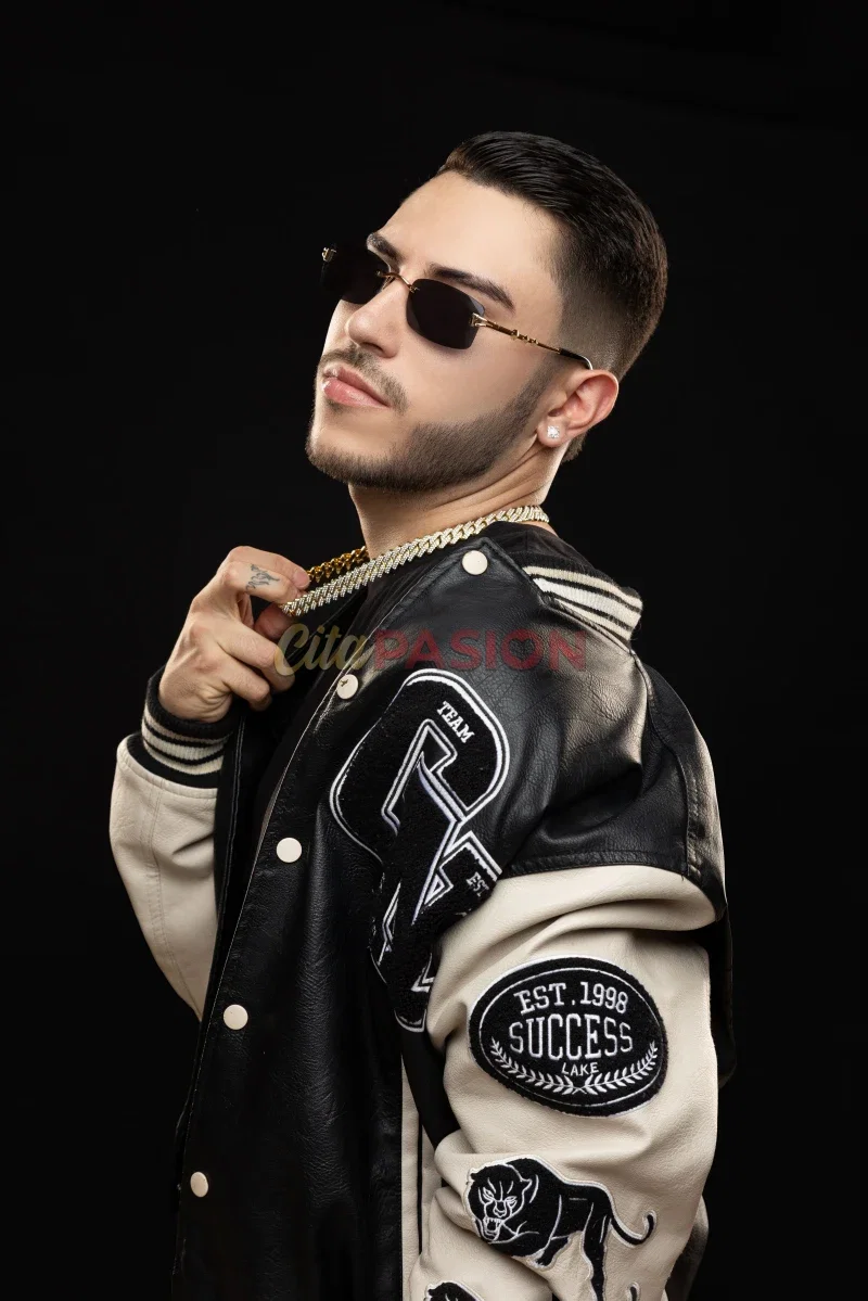Boy en Madrid capital. Boy latino y DJ, discreto y serio, en Madrid.