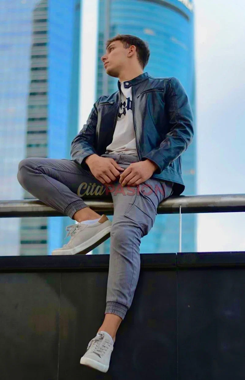 Miniatura 2 de Boy en Madrid capital. Joven elegante y educado, deseando conocerte.
