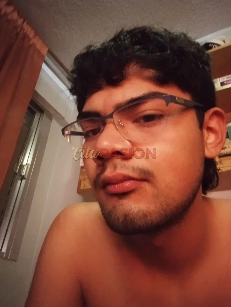 Boy en Madrid capital. Chico alto y esbelto, deseando conocer gente nueva.