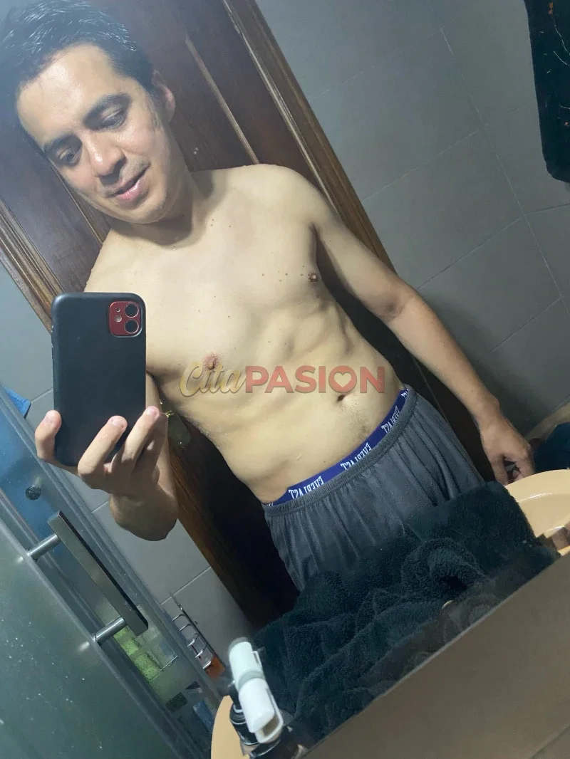 Boy en Madrid capital. Joven hetero para disfrutar de una compañía exclusiva.
