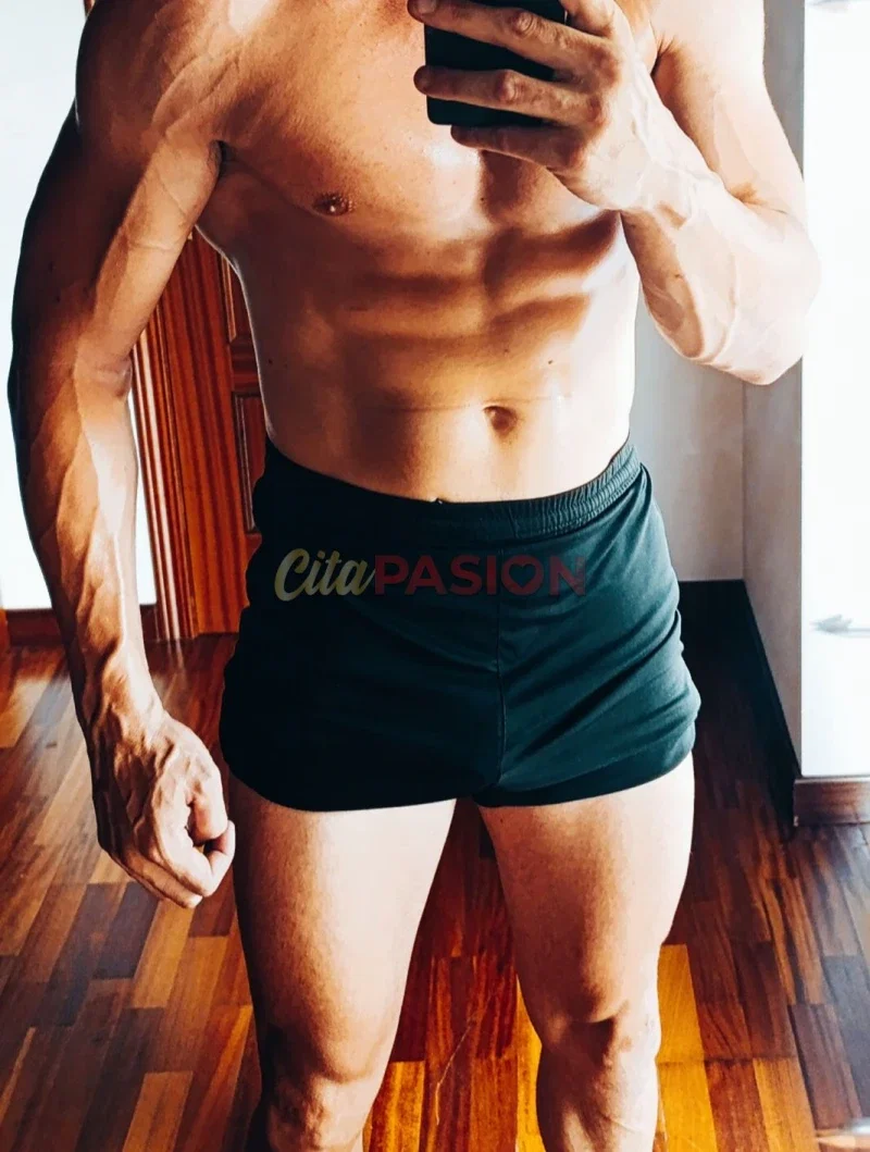 Miniatura 2 de Boy en Bilbao. Chico discreto y apasionado, ideal para chicas y mujeres maduras.