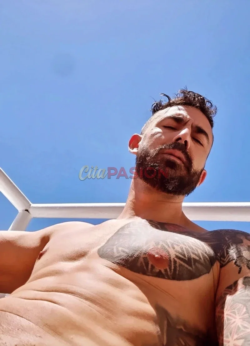 Miniatura 4 de Boy en Marbella. Chico ideal para convertir tus deseos en realidad.
