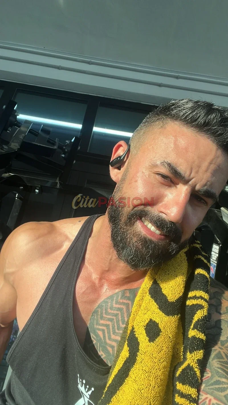 Miniatura 6 de Boy en Marbella. Chico ideal para convertir tus deseos en realidad.