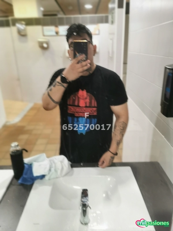 Chico joven de Madrid, depilado y discreto