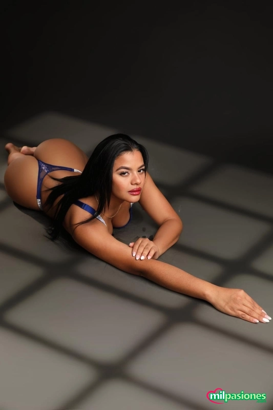 Miniatura 3 de 🥰 morena con curvas de impacto ❤️