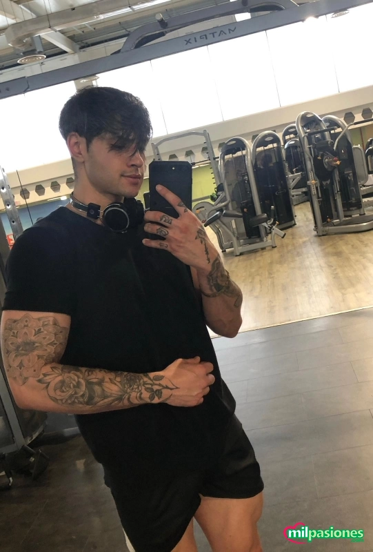 DELICIOSO HOMBRE SENSUAL FIESTERO VEN Y DISFRUTA - Foto
