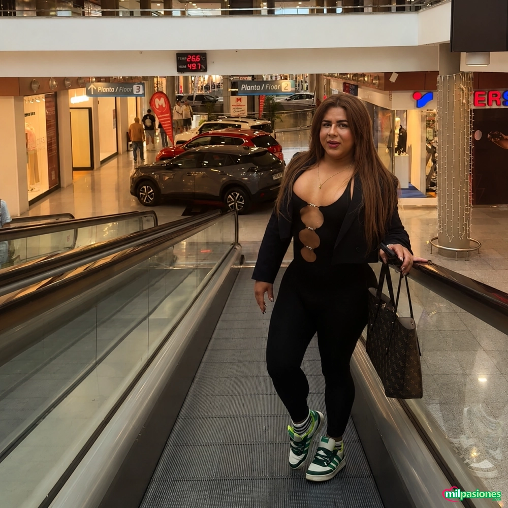Miniatura 5 de Hermosa chica trans lujo valery femenina de vuelta