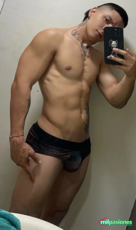 Miniatura 2 de ARON ATRACTIVO LATINO LLENO DE LUJURIA FOGOSIDAD FIESTERO