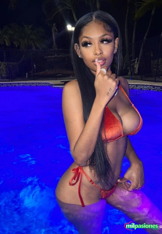 ISABEL BELLA LATINA Y ARDIENTE EN SALOU