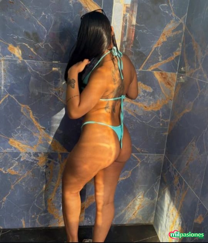 Miniatura 2 de Una nena linda con ganas de tomarte esa lechita
