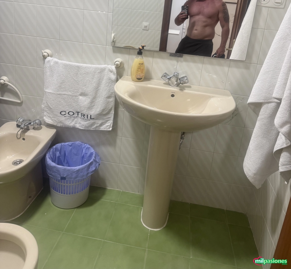 Chico hetero dispuesto hacer lo que pidas