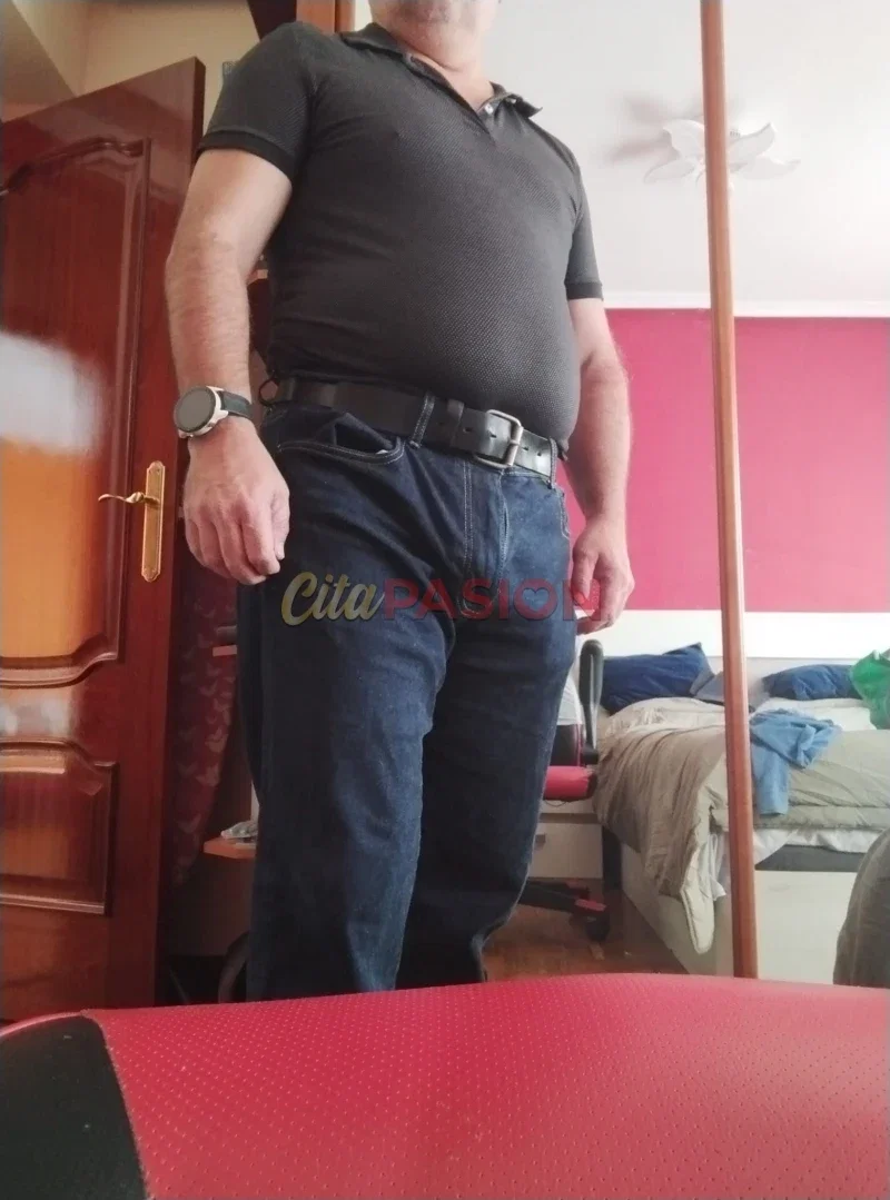 Masajista en Avilés. Masajes relajantes y sensitivos para chicos, chicas y parejas.