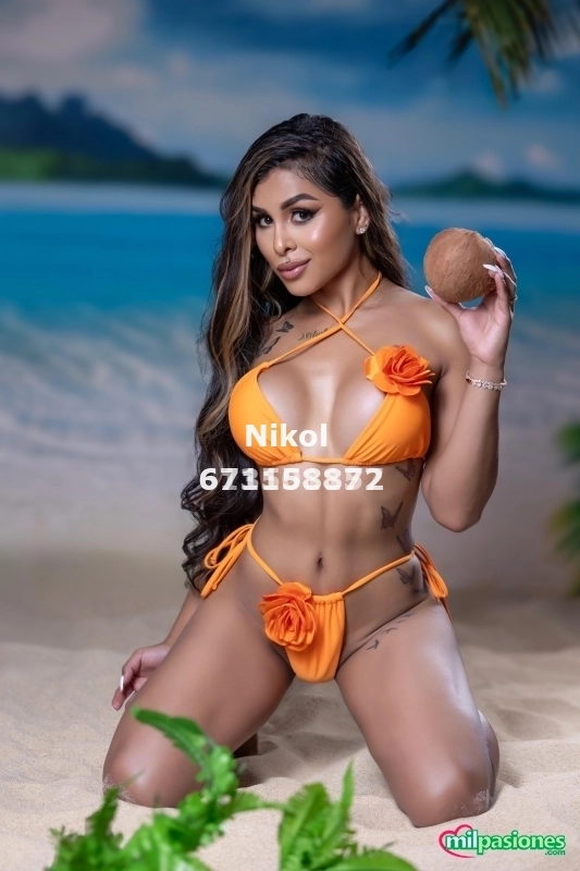 Miniatura 2 de Chica trans colombiana, pollona dominante