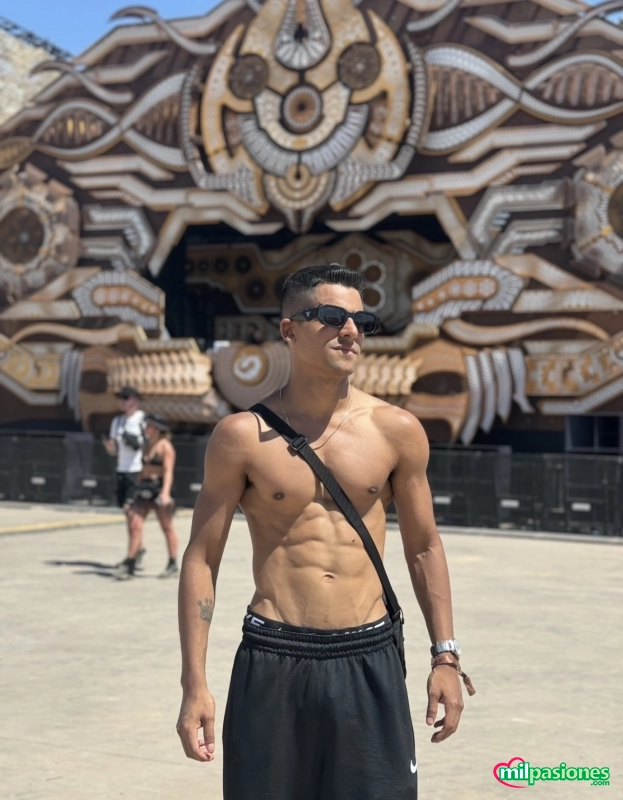 Miniatura 3 de Paco Cruz, cuerpo de gym, deportista y discreto!